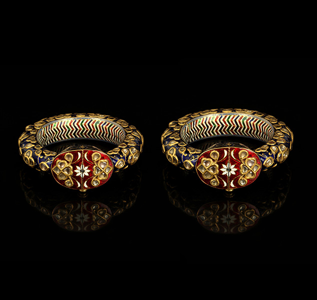 beautiful antique bangle